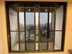 桃園市陽台防霾紗窗落地窗安裝與陽台隱形鐵窗防墜安裝